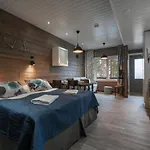 Ski-inn Pyhaelinna 4*