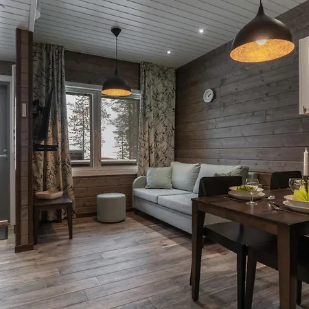 Ski-inn Pyhaelinna 아파트호텔 4*